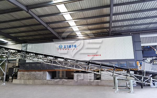 蒸汽糟渣烘干設(shè)備現(xiàn)場 蒸汽糟渣烘干設(shè)備現(xiàn)場