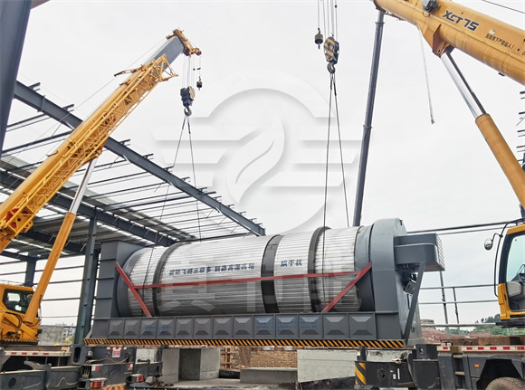 醬油渣烘干機吊裝現(xiàn)場 醬油渣烘干機吊裝現(xiàn)場